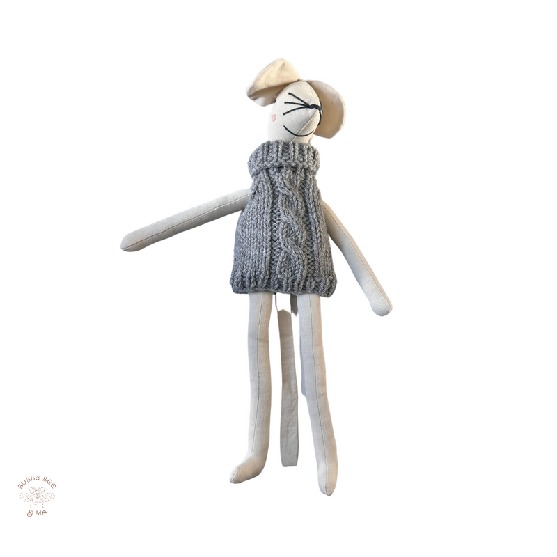 Pampa Mouse- Justina the label.