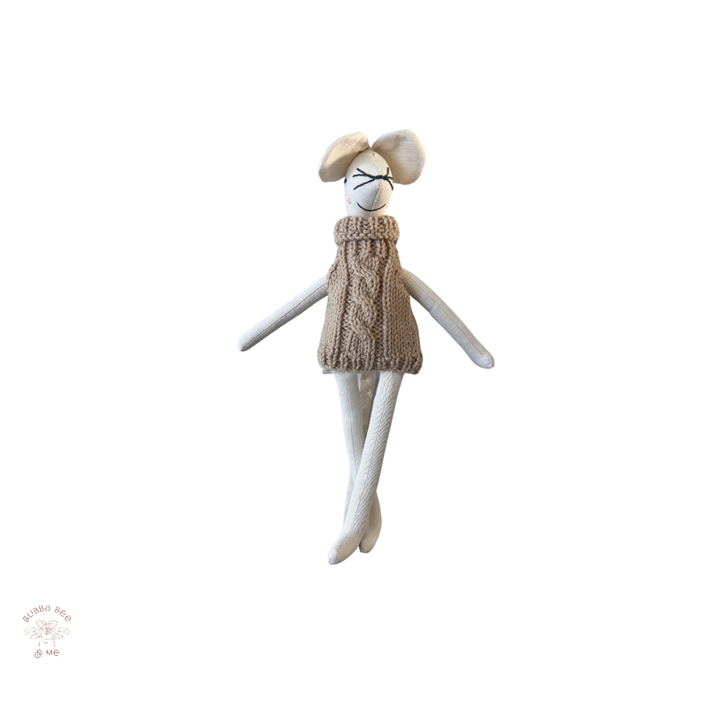 Pampa Mouse- Justina the label.